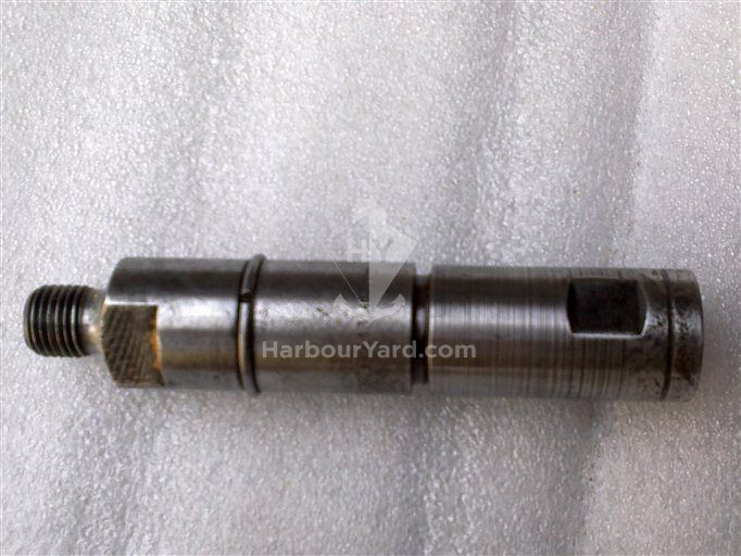 DEUTZ 816 FUEL INJECTOR 060 KDA 77S7 / 13 180 BAR BOSCH GERMANY